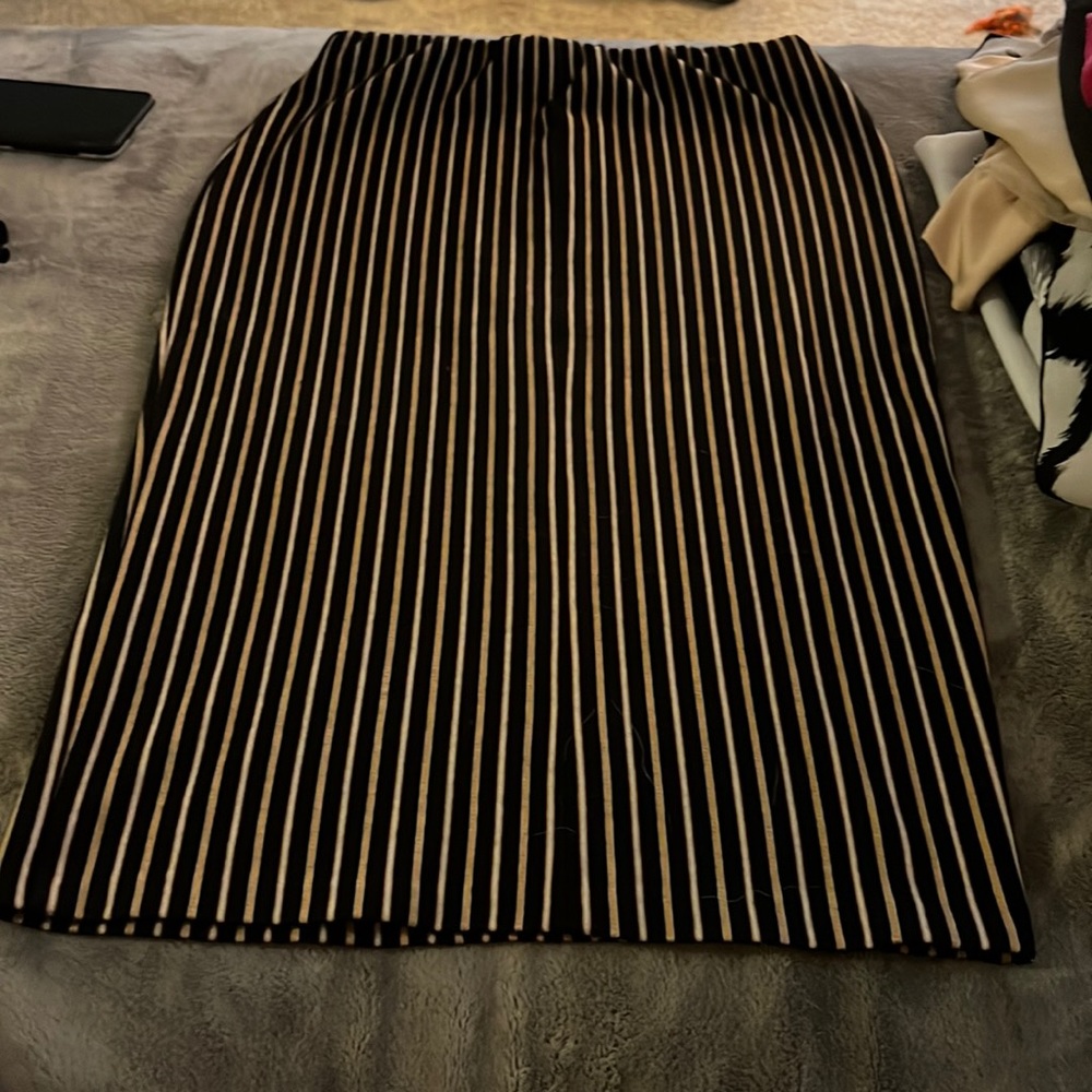 Pencil skirt size small; philosophy brand